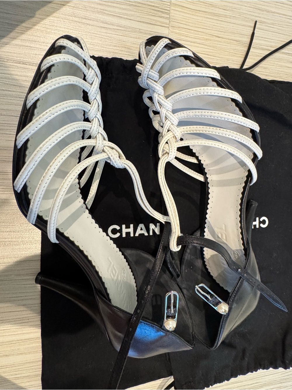 Authentic CHANEL Black & White Leather Sandals Size EU 38.5 / US 8 - Picture 9 of 14